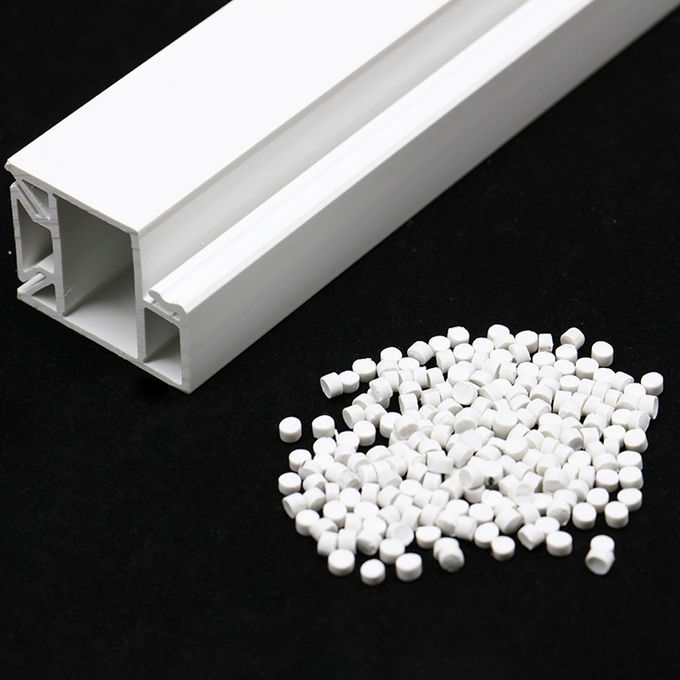 Perfil plástico duro da extrusão das pelotas do PVC 1.6g/Cm3 2
